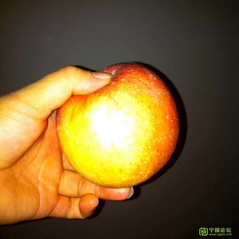 还是没敢吃,因为吃了苹果特别容易饿,好几次晚饭后吃了苹果,凌晨肚子