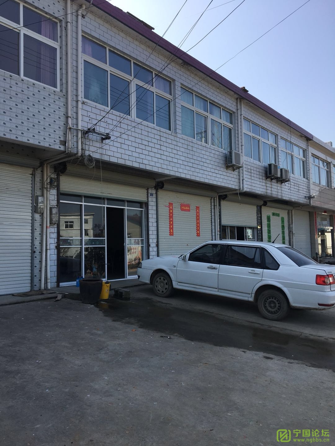 一層可以做門面或小型加工廠,也可開飯店等. 靠近主幹道,交通方便.