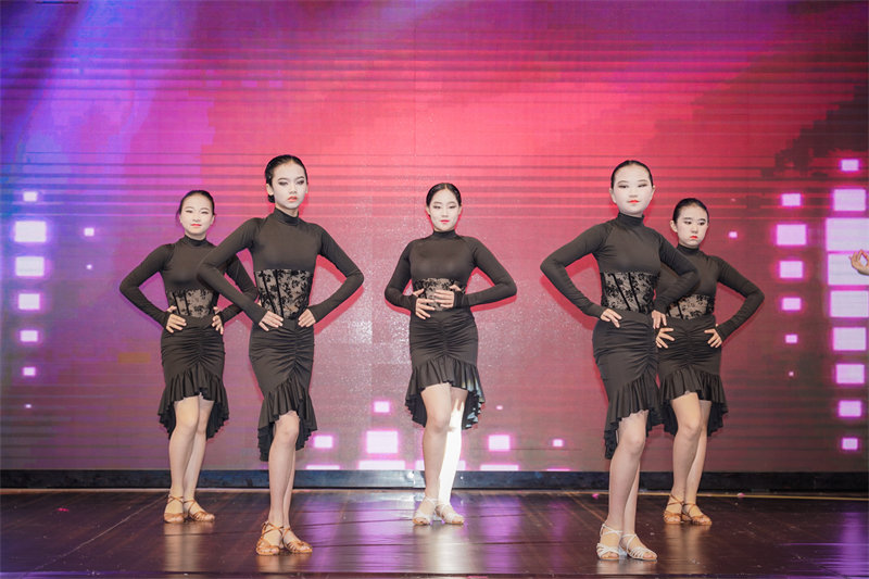趯ǹ⡤ֳɳ赸ѵѧУר㱨չԲɹ - ̳ - QZY02251.jpg