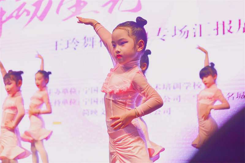 趯ǹ⡤ֳɳ赸ѵѧУר㱨չԲɹ - ̳ - DSC_3770.jpg