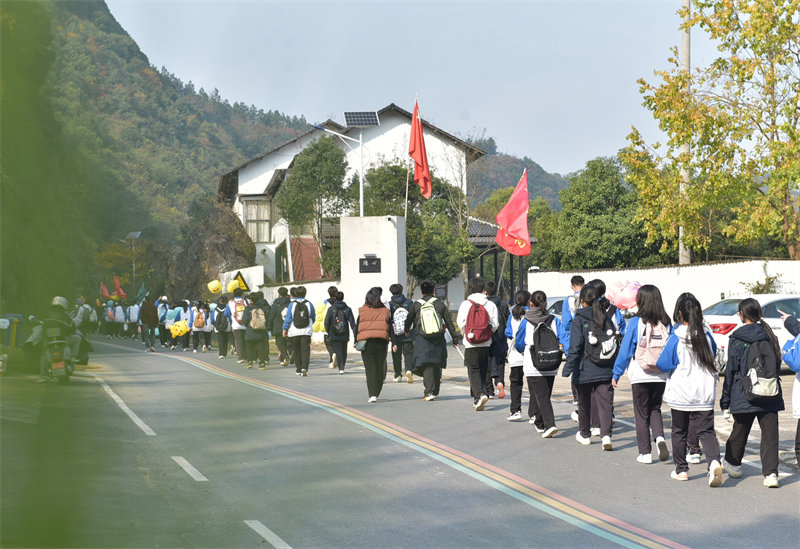 ഺ־ ܽǳѧչ2025꼶Զ - ̳ - DSC_9459.JPG
