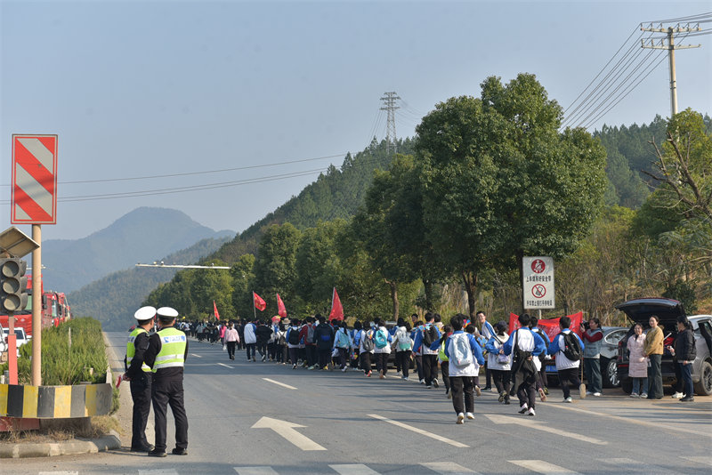 ഺ־ ܽǳѧչ2025꼶Զ - ̳ - DSC_9545.JPG