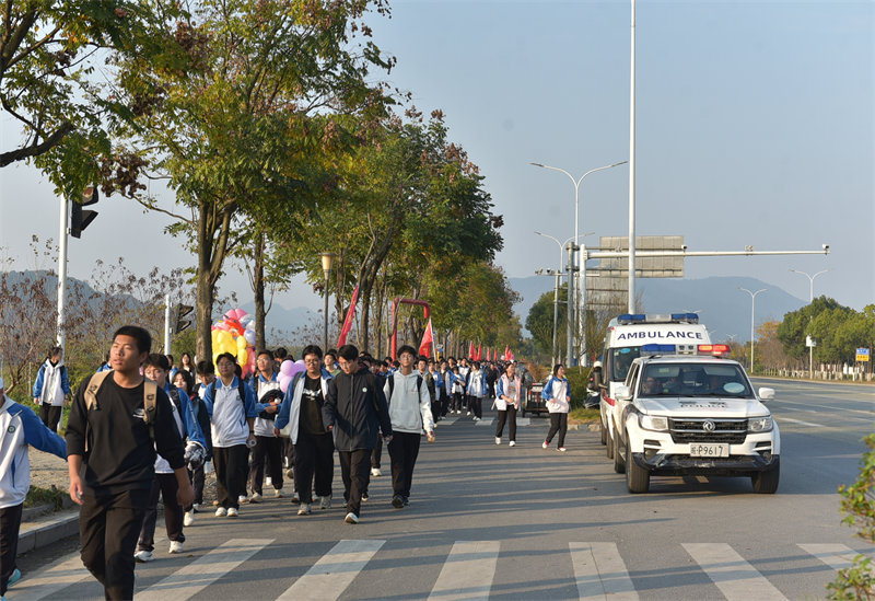 ഺ־ ܽǳѧչ2025꼶Զ - ̳ - DSC_9704.JPG